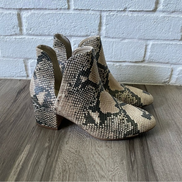 NEW Steve Madden Rockir Snakeskin Booties Boots Women’s Size 7 - Picture 1 of 8